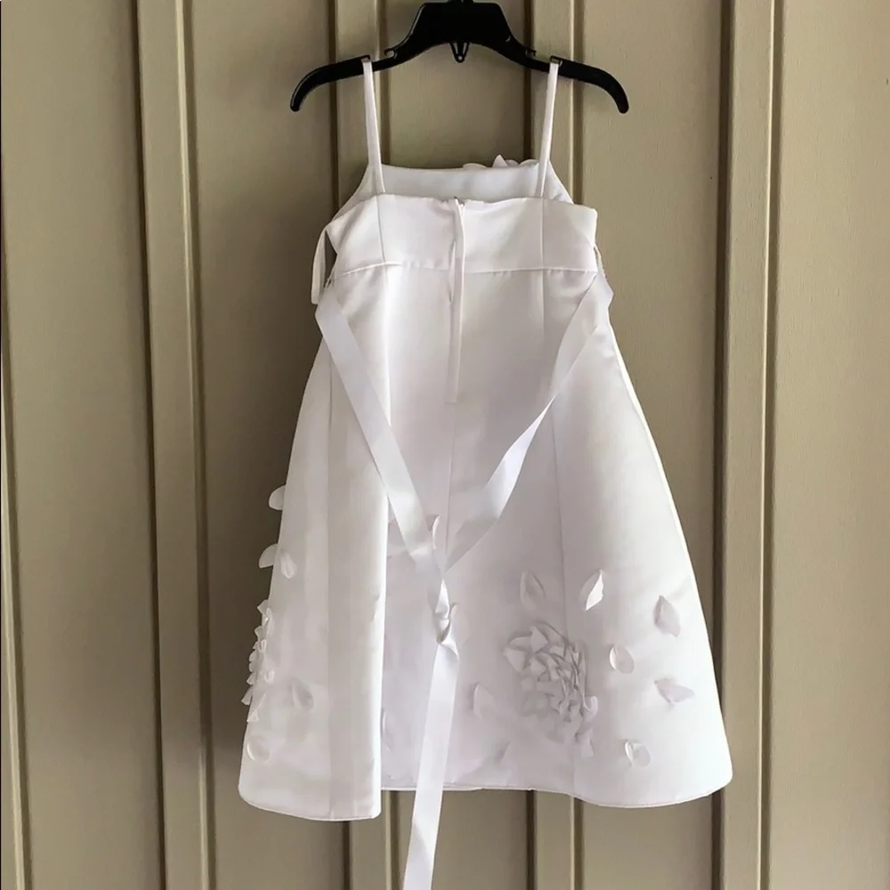 David’s Bridal White Sleeveless Flower Girl Dress size 4 - Picture 2 of 5